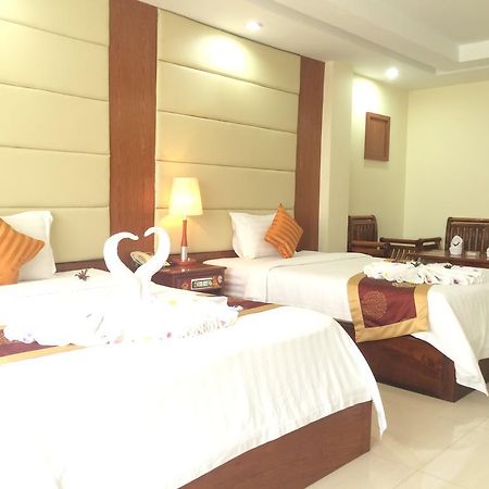 Huang Ting Hotel Phnom Penh Bagian luar foto