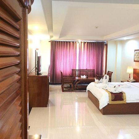 Huang Ting Hotel Phnom Penh Bagian luar foto