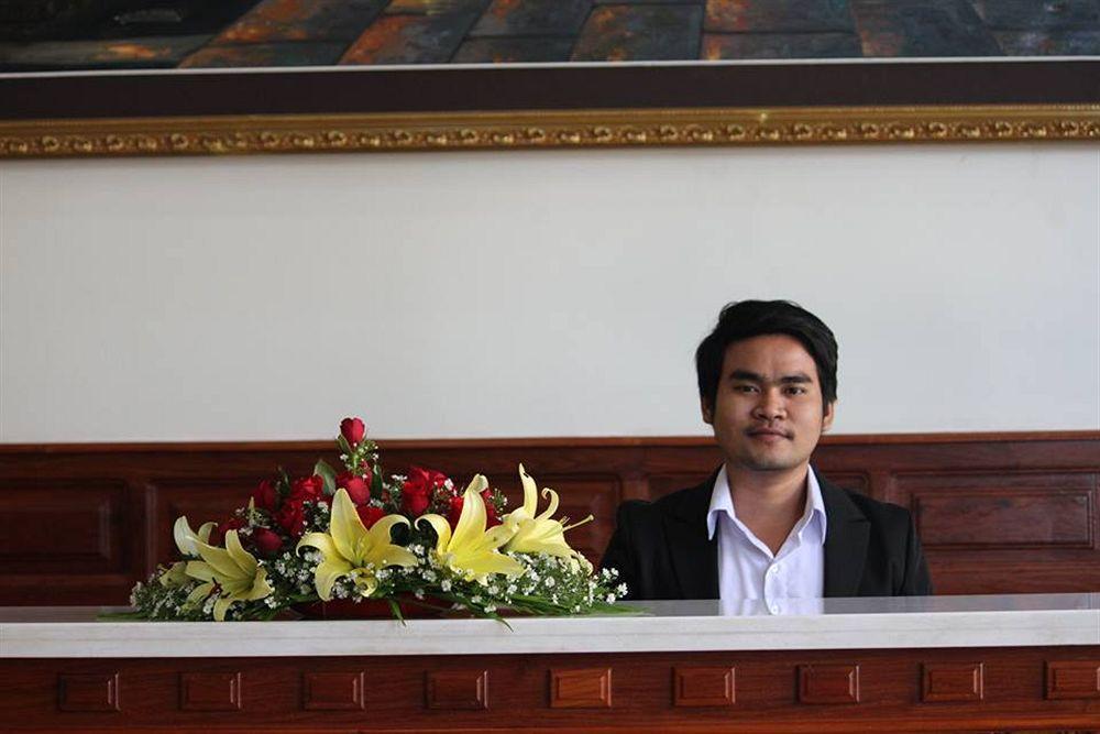 Huang Ting Hotel Phnom Penh Bagian luar foto