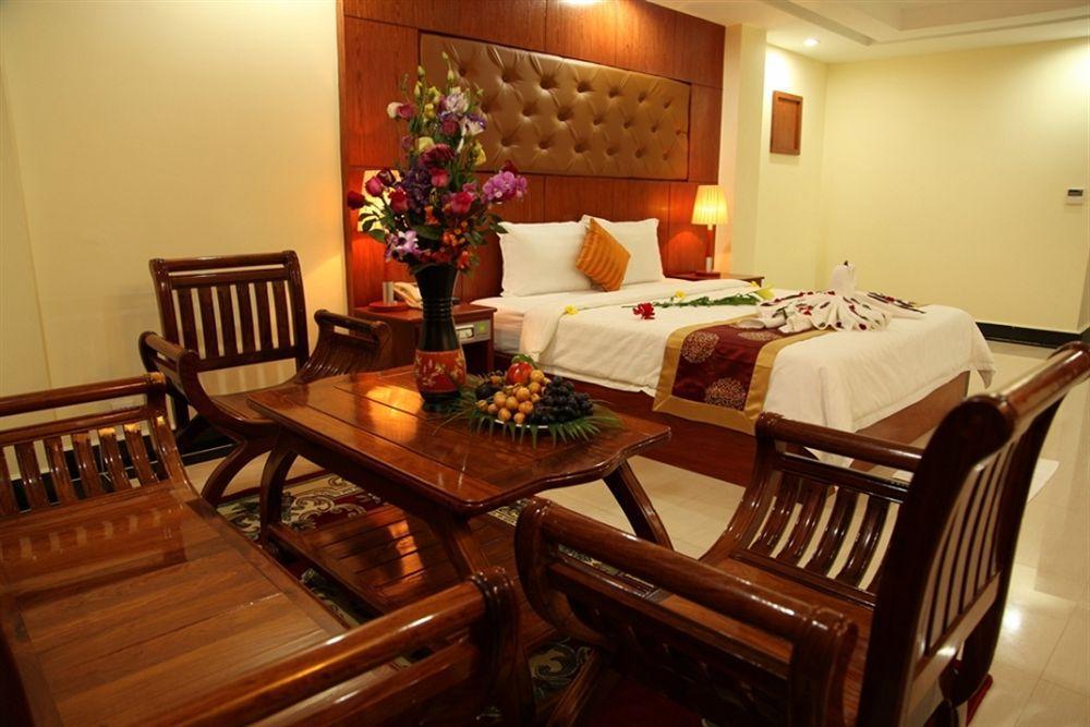 Huang Ting Hotel Phnom Penh Bagian luar foto