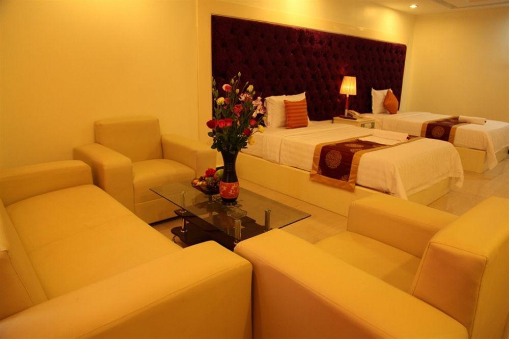 Huang Ting Hotel Phnom Penh Bagian luar foto
