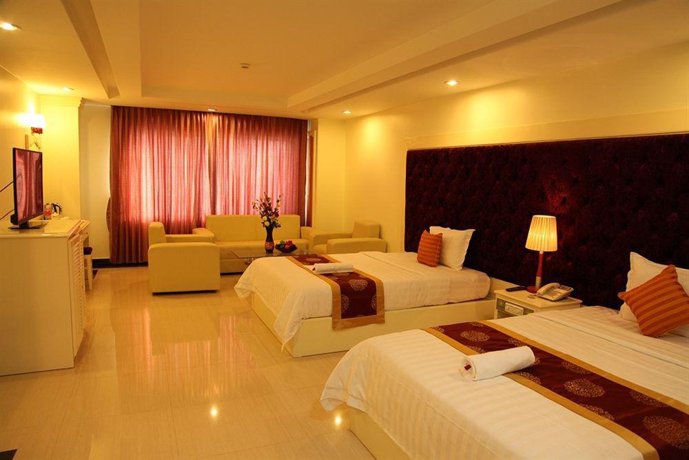 Huang Ting Hotel Phnom Penh Bagian luar foto