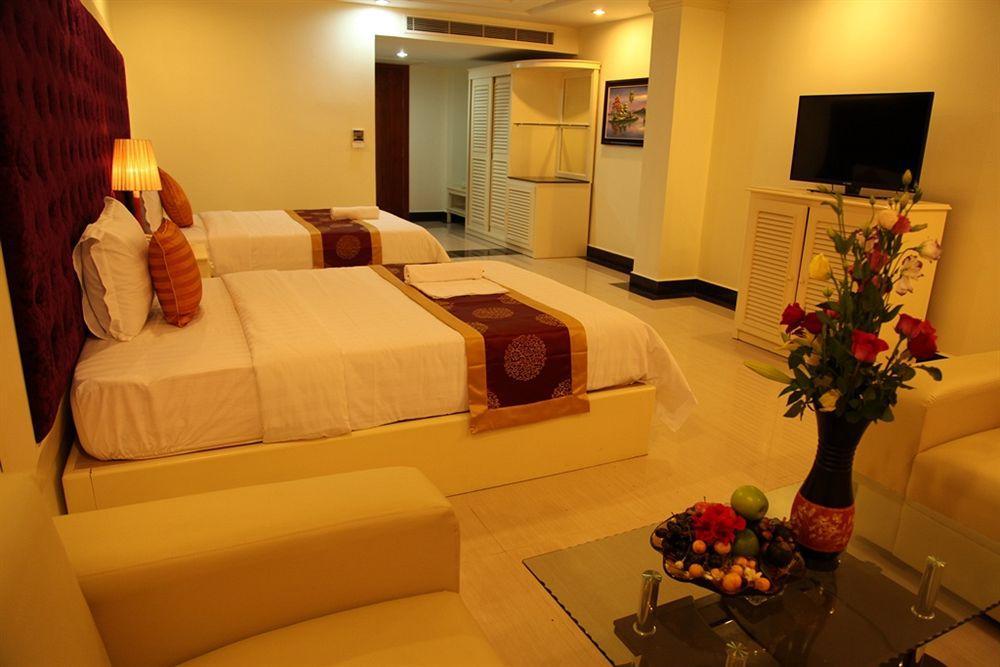 Huang Ting Hotel Phnom Penh Bagian luar foto