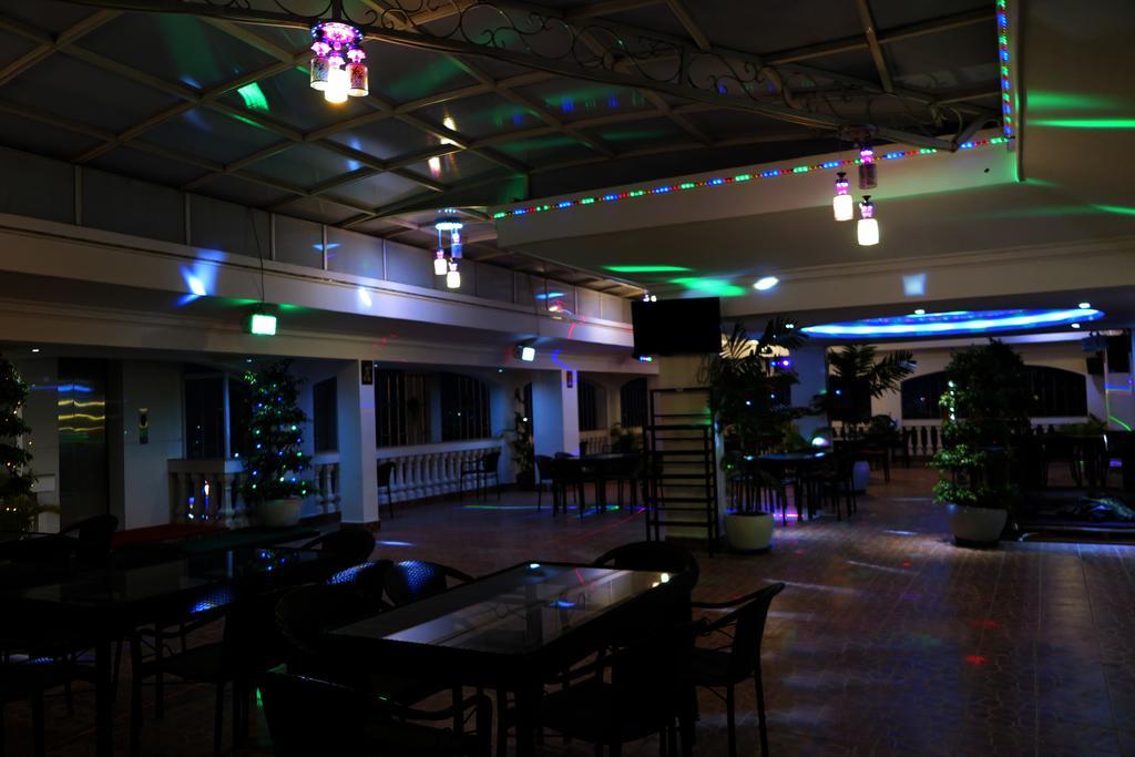 Huang Ting Hotel Phnom Penh Bagian luar foto