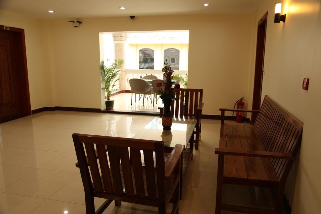 Huang Ting Hotel Phnom Penh Bagian luar foto