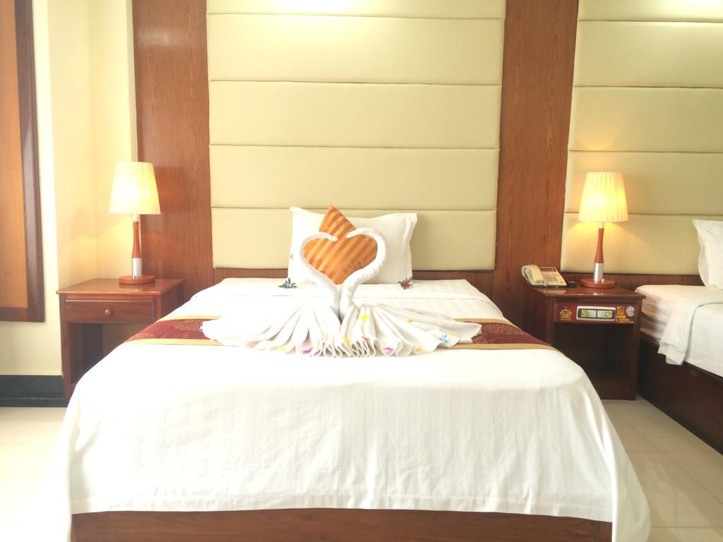 Huang Ting Hotel Phnom Penh Bagian luar foto