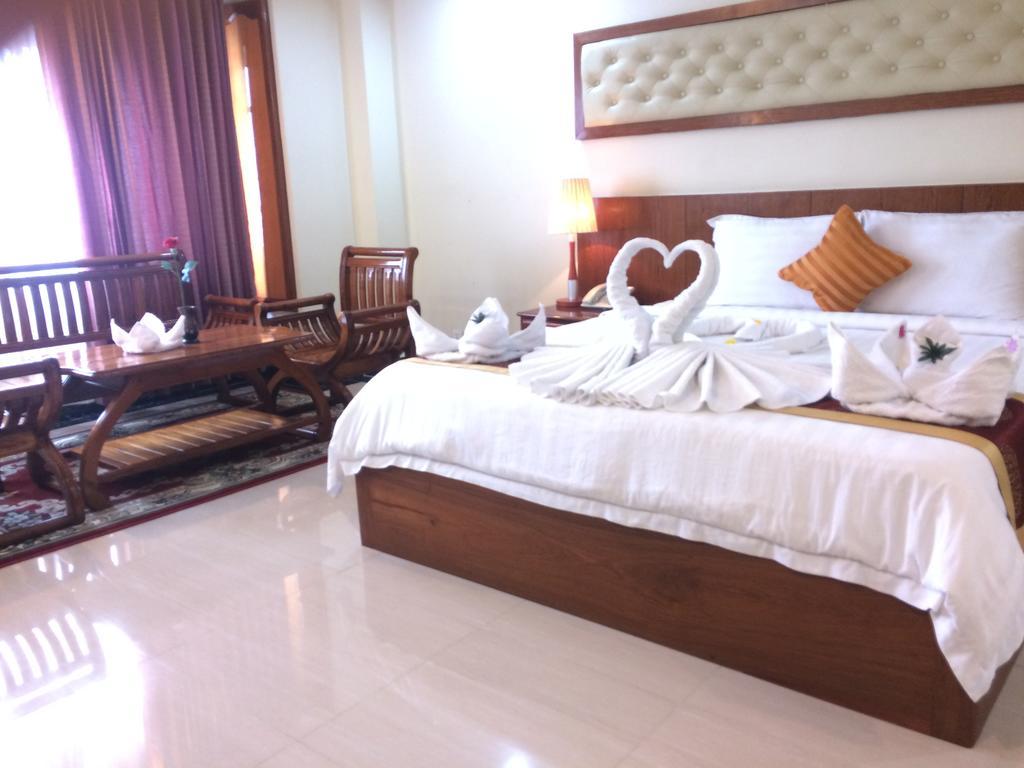 Huang Ting Hotel Phnom Penh Bagian luar foto