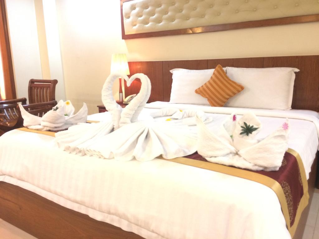 Huang Ting Hotel Phnom Penh Bagian luar foto