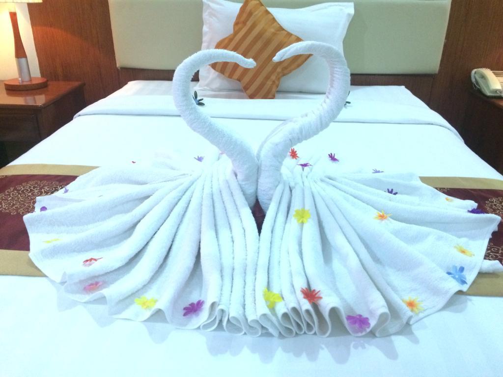 Huang Ting Hotel Phnom Penh Bagian luar foto