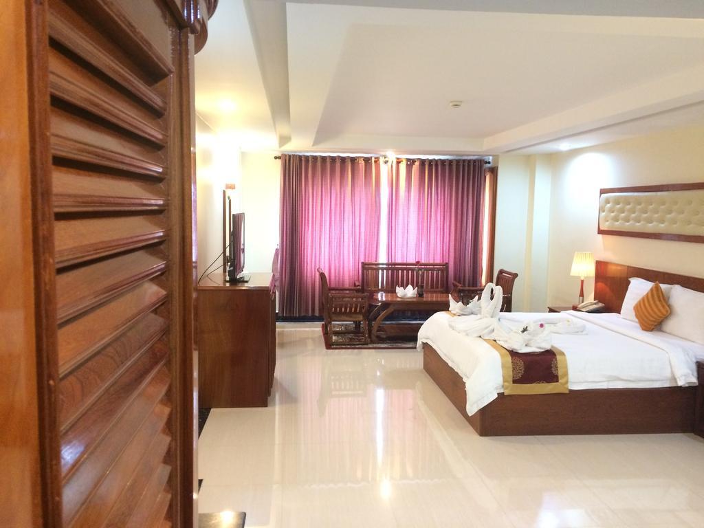 Huang Ting Hotel Phnom Penh Bagian luar foto